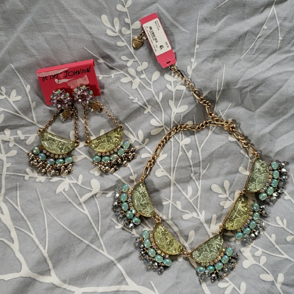 Betsey Johnson necklace and earrings set NWT